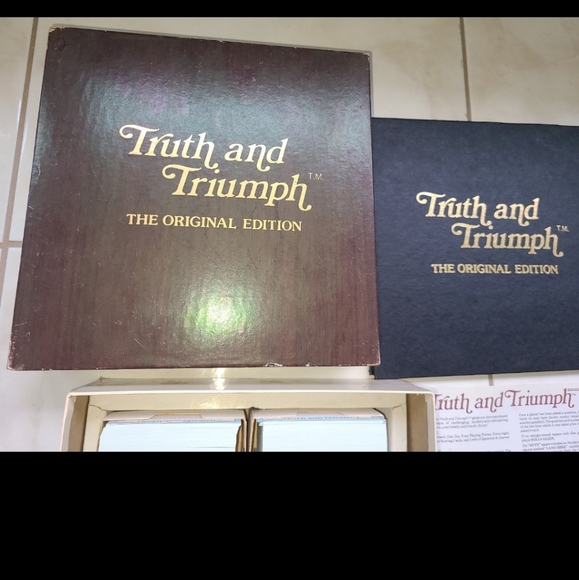 Truth And Triumph The Original Edition Board Game Vintage 1984 - Picture 4 of 6